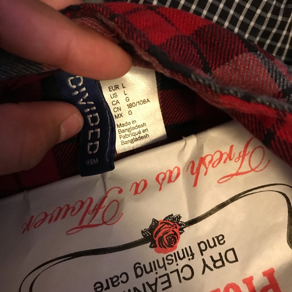 Button down - Picture 3 of 3